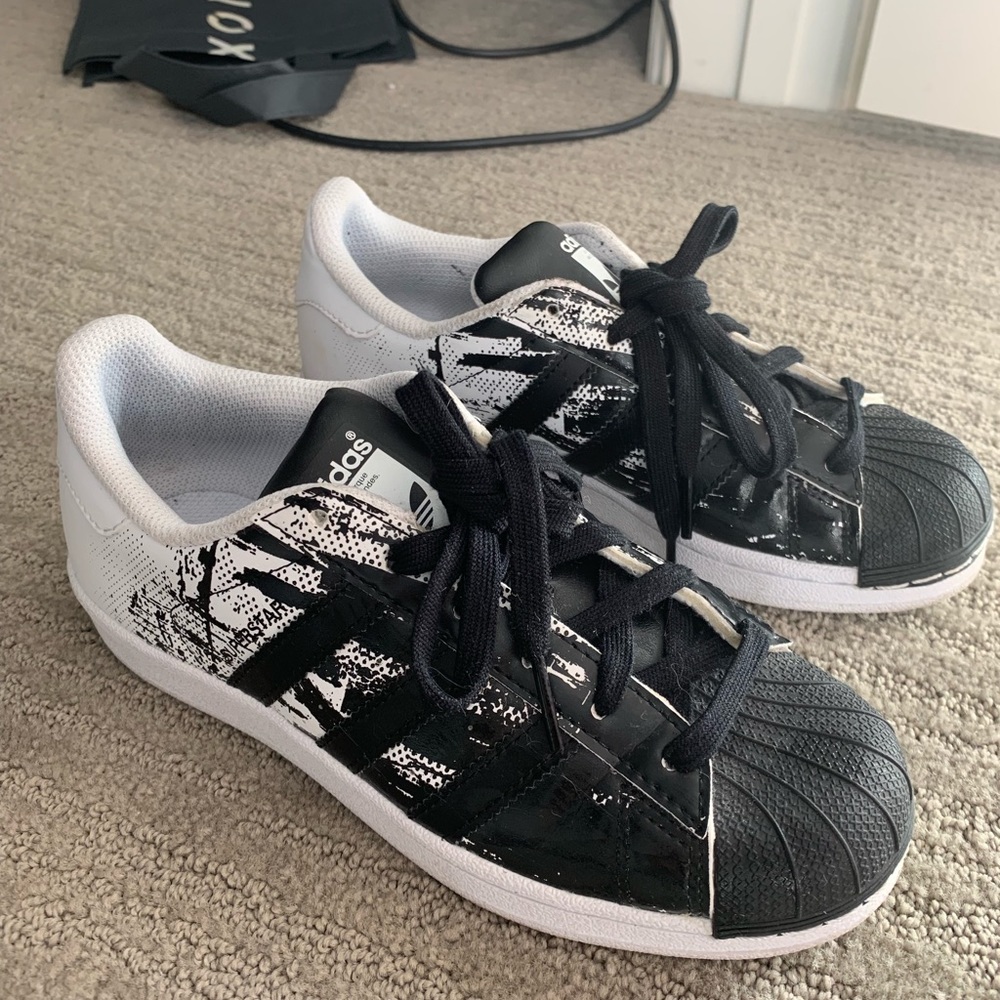 Adidas tennis shoes